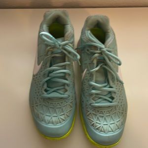 Nike court shoes size 8